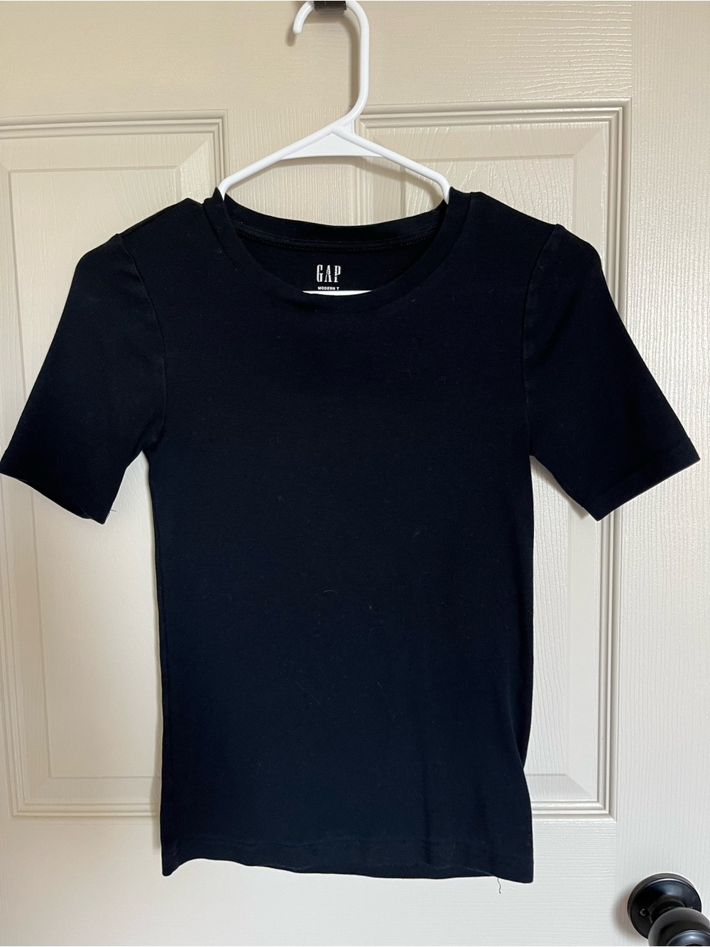 GAP Black Short Sleeve Crewneck Tee